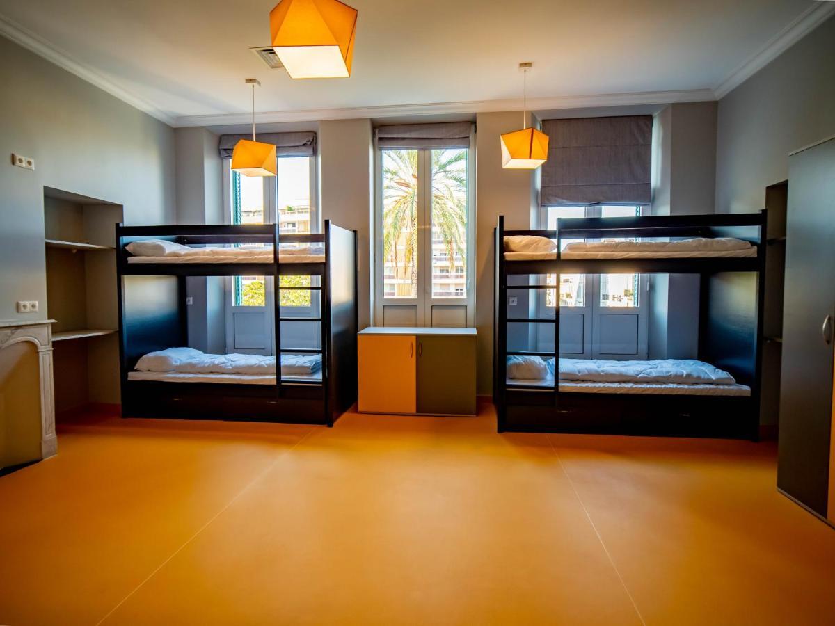 Banana's Camp Hostel *